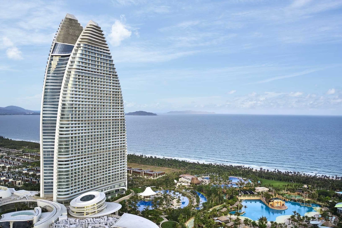 Aerial-Photography-Aquarius-Hotel-Sanya-1-min