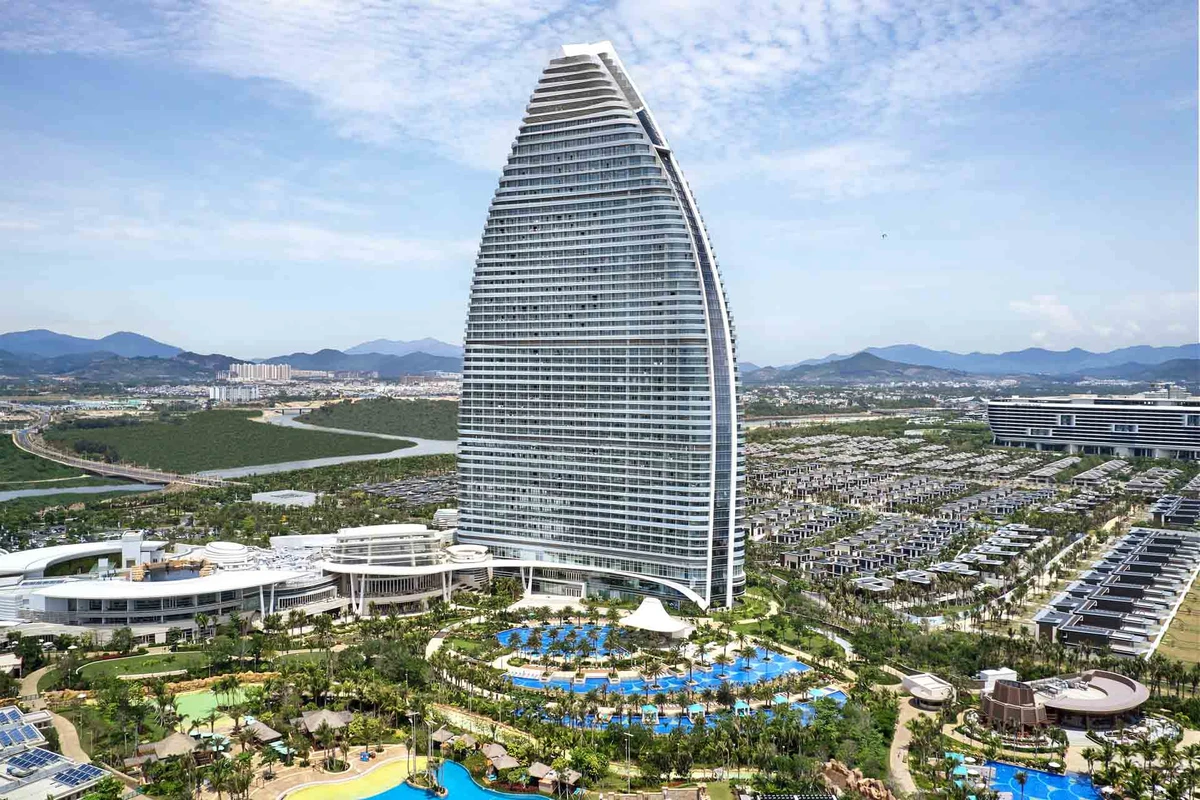 Aerial-Photography-Aquarius-Hotel-Sanya-2-min