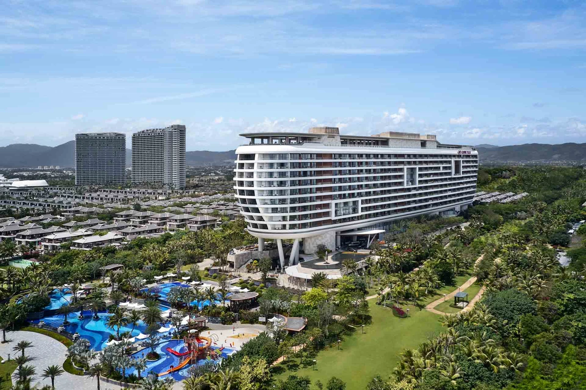 Aerial-Photography-Crowne-Plaza-Sanya-1