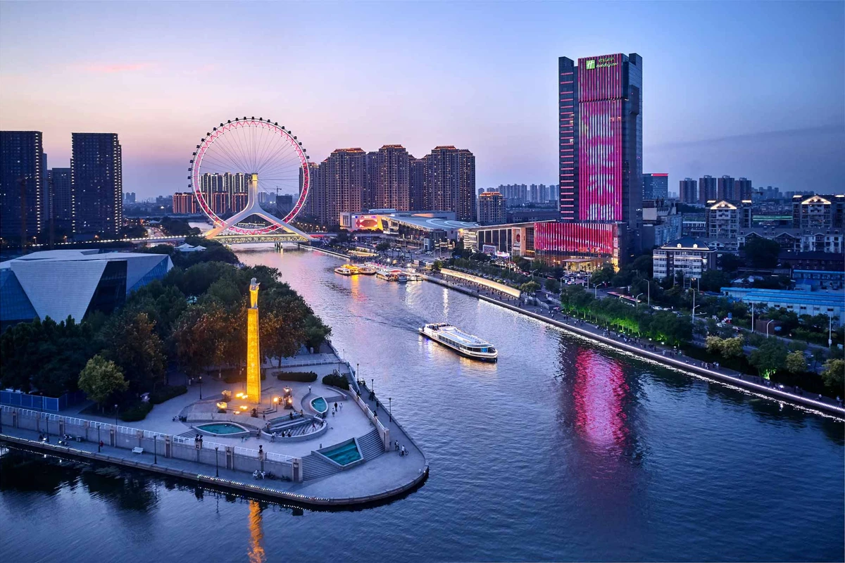 Aerial-Photography-Holiday-Inn-Tianjin-Dusk-min