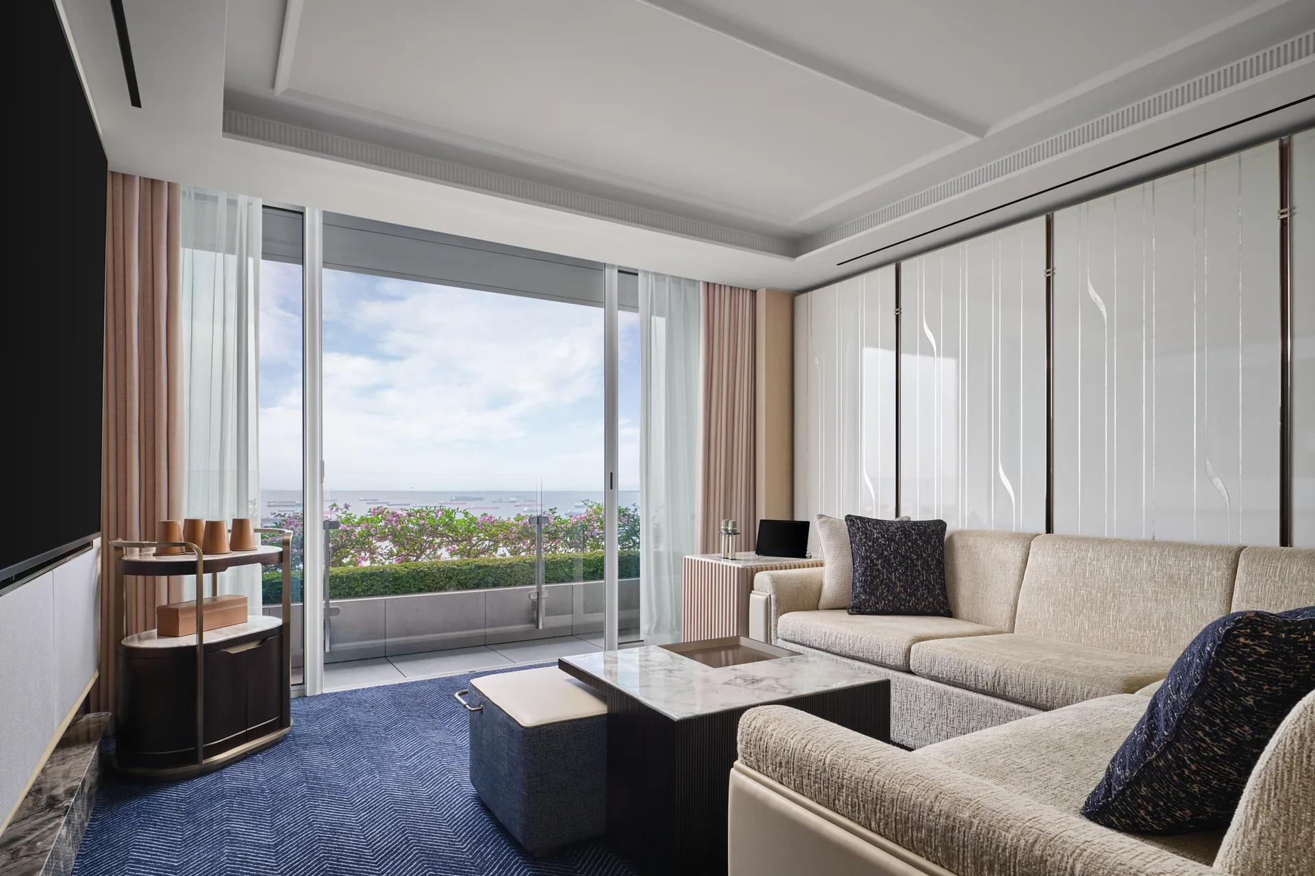 Marina Bay Sands Paiza rooms 1BR Sea View - Media Room